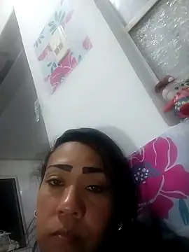 Snapshot of KarolWest_ chatting on December 14, 8:58 pm KarolWest online show from December 14, 8:58 pm