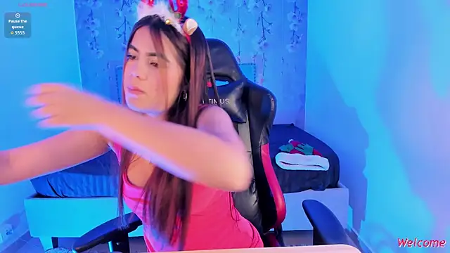 Anthonela art online show from December 16, 1:48 pm