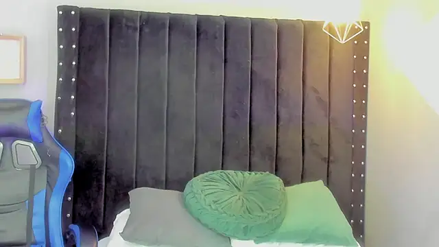 Bryan robayo5 online show from December 22, 11:21 am