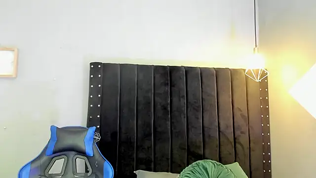 Bryan robayo5 online show from January 14, 11:14 am