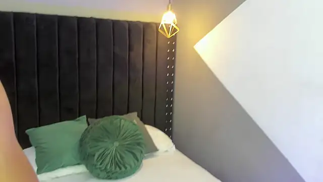 Bryan robayo5 online show from December 14, 11:16 am