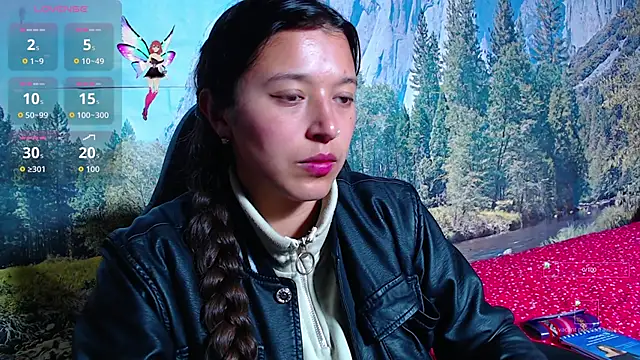 luanablood online show from December 1, 11:16 pm