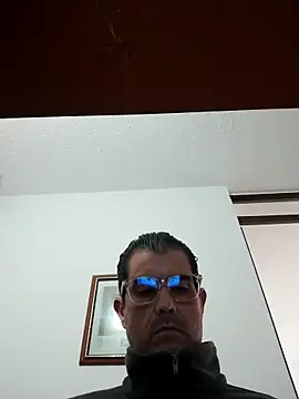 Fuegosutil online show from January 6, 9:19 pm