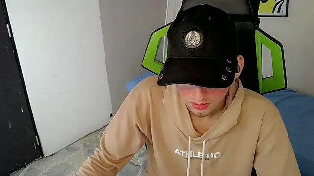 Snapshot of Fernan_flow chatting on December 1, 3:07 am Fernan flow online show from December 1, 3:07 am