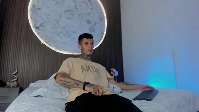 Paulo 527 online show from April 13, 5:44 am