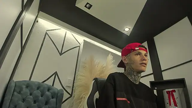 Paulo 527 online show from February 10, 7:35 pm