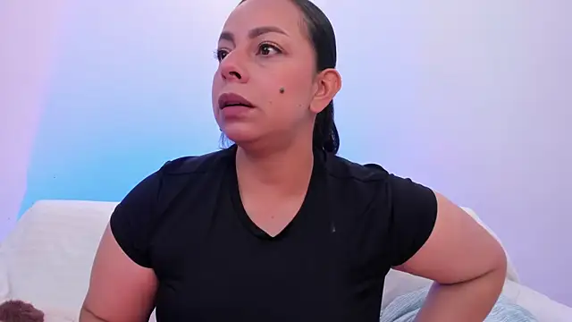 Snapshot of jimena_chic1 chatting on June 6, 9:20 pm jimena chic1 online show from June 6, 9:20 pm