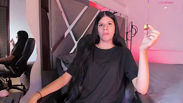 ZafiraNavarro online show from December 22, 12:00 am