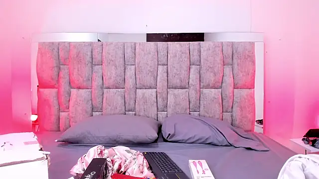 ZafiraNavarro online show from March 4, 8:16 pm