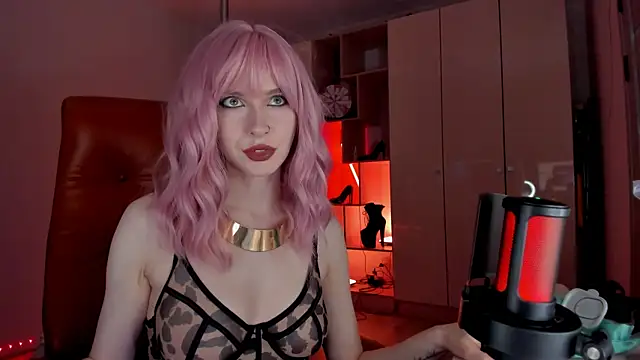 Snapshot of Mistress_Iris chatting on May 16, 7:02 pm Mistress Iris online show from May 16, 7:02 pm