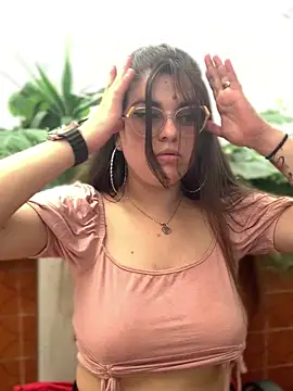 Snapshot of Scarletts_Boobs chatting on November 29, 7:36 pm Scarletts Boobs online show from November 29, 7:36 pm