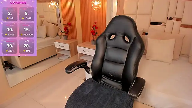 samantha quinnn online show from April 10, 4:19 am