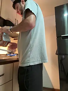 RicoValen online show from February 25, 11:15 pm