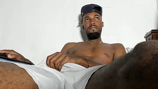 Snapshot of blaze_panther chatting on December 3, 12:23 am blaze panther online show from December 3, 12:23 am