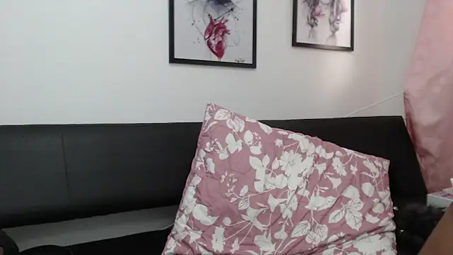 maria victoriaq22 online show from December 2, 8:32 pm