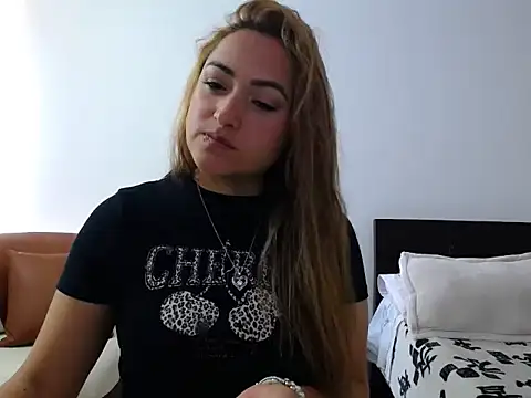 ximenaxcite19 online show from December 5, 1:10 pm