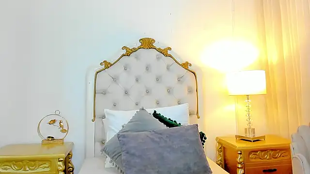 miss vivienne online show from January 17, 2:59 am