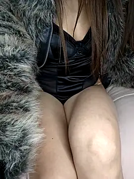 lizzy     online show from December 1, 7:04 pm