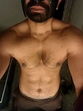 Snapshot of Amit22122 chatting on March 1, 3:06 am Amit22122 online show from March 1, 3:06 am