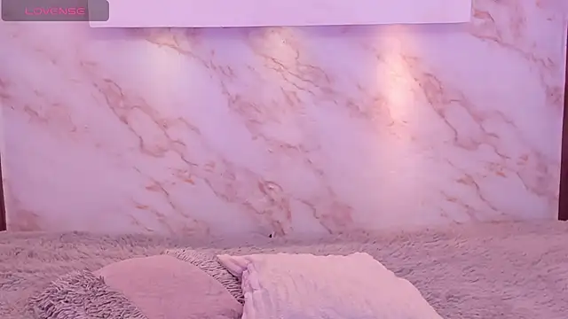 Dakota ferreti  online show from April 12, 8:34 pm