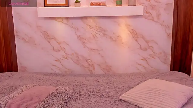 Snapshot of Dakota_ferreti_ chatting on February 22, 11:17 pm Dakota ferreti online show from February 22, 11:17 pm