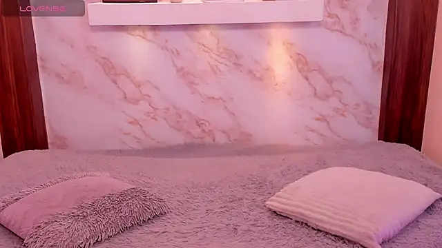 Dakota ferreti  online show from March 12, 8:13 pm