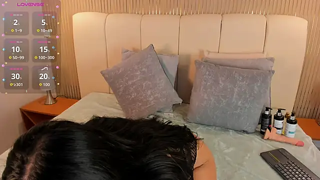 Sophi Lewis online show from February 28, 12:32 am