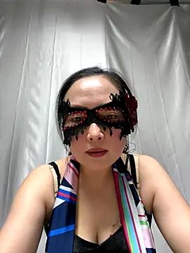 Snapshot of TL-46 chatting on November 29, 8:25 am TL-46 online show from November 29, 8:25 am