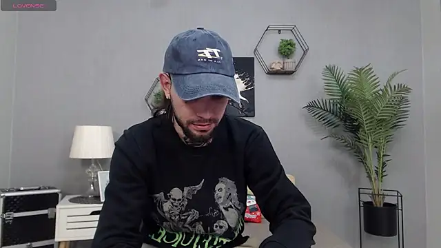 KaneHunter online show from February 25, 9:14 pm