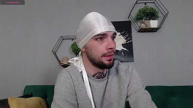 KaneHunter online show from April 10, 5:09 pm