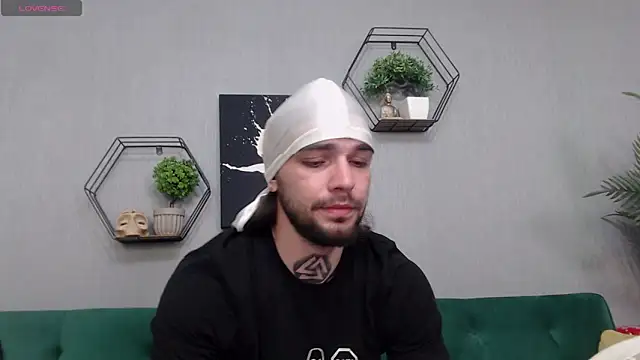 KaneHunter online show from April 14, 3:50 pm