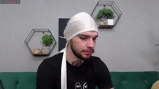 KaneHunter online show from April 15, 5:50 pm