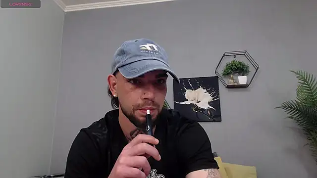 KaneHunter online show from May 17, 12:32 am