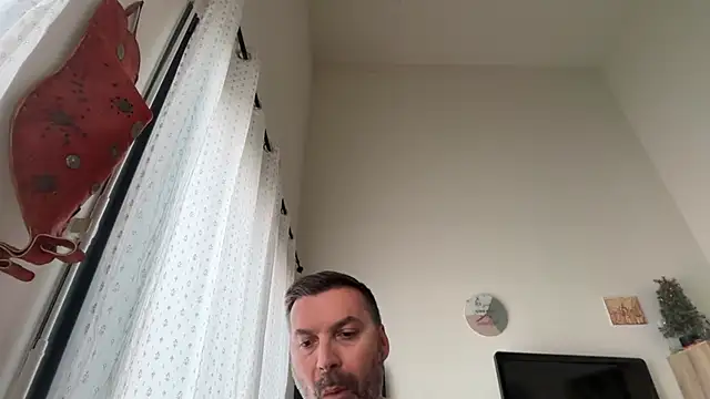 coolsmith81 online show from May 22, 7:06 am
