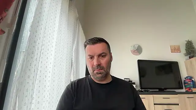 coolsmith81 online show from May 18, 7:13 am
