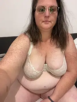 bea french curvy online show from May 2, 8:14 pm