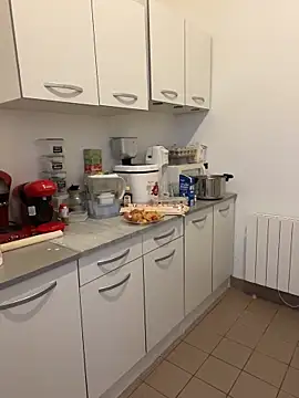 bea french curvy online show from April 3, 9:16 am