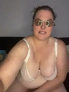 bea french curvy online show from April 9, 8:26 pm