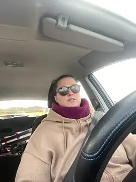 bea french curvy online show from February 12, 1:00 pm