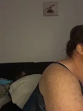 bea french curvy online show from April 10, 7:43 pm