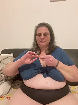 bea french curvy online show from February 25, 8:41 pm