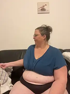 bea french curvy online show from March 2, 8:49 pm