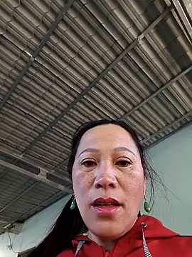 Snapshot of Let-zo chatting on December 1, 1:50 am Let-zo online show from December 1, 1:50 am