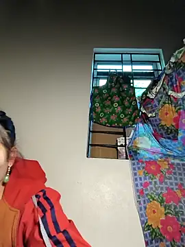 Snapshot of Let-zo chatting on November 28, 8:47 am Let-zo online show from November 28, 8:47 am