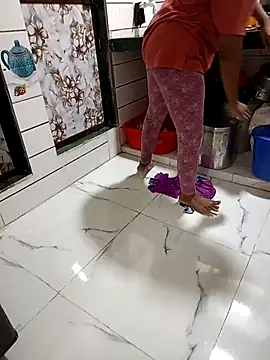 chilllisa online show from December 5, 5:28 am