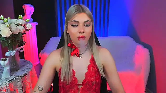 HyileyClark online show from January 31, 7:12 pm