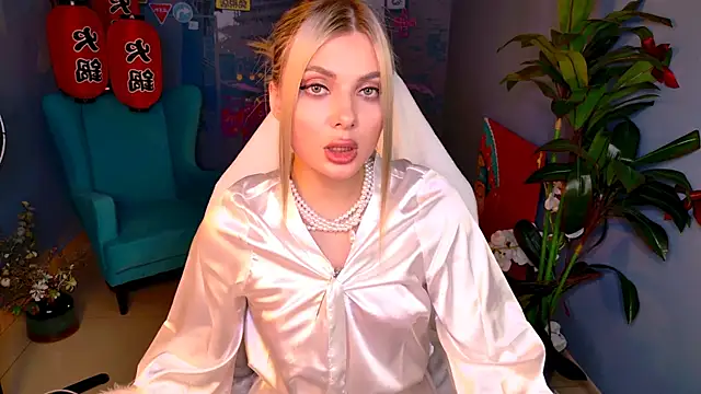 HyileyClark online show from March 14, 12:33 pm