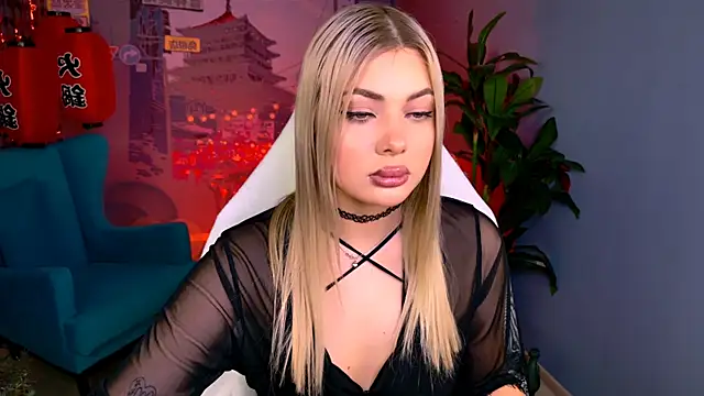 HyileyClark online show from February 21, 8:16 am