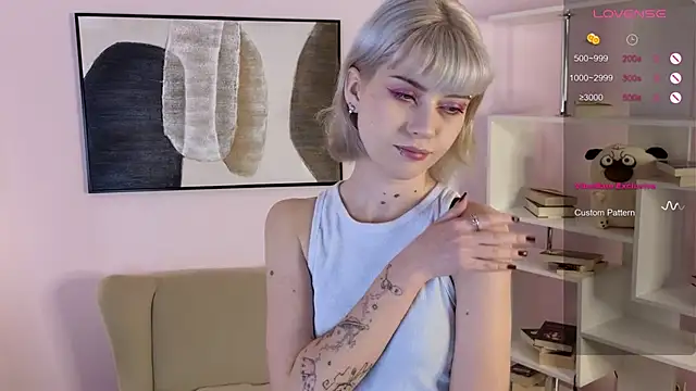 Snapshot of ember_graws chatting on November 30, 8:15 am ember graws online show from November 30, 8:15 am