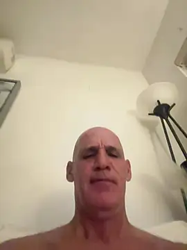 Snapshot of Elosoo chatting on June 20, 9:36 am Elosoo online show from June 20, 9:36 am